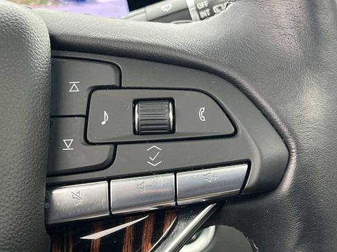 Used 2024 Cadillac Escalade ESV Premium Luxury w/ Performance Package image 28