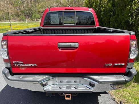 Used 2015 Toyota Tacoma 4x4 Access Cab V6 w/ SR5 Package image 8