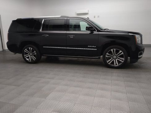 Used 2019 GMC Yukon XL Denali w/ Denali Ultimate Package AWD/4WD image 11