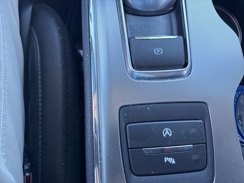 Used 2024 Ford Edge Titanium image 16