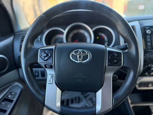 Used 2015 Toyota Tacoma PreRunner image 24