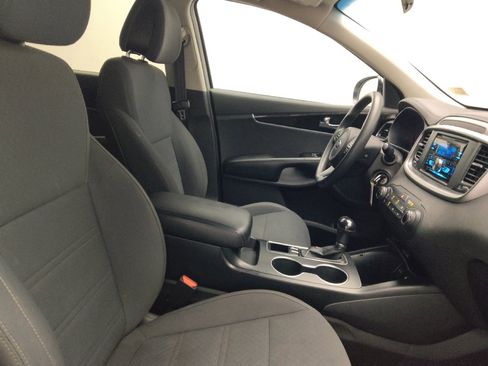 Used 2016 Kia Sorento L FWD image 21
