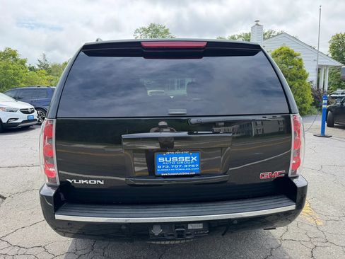 Used 2008 GMC Yukon Denali AWD/4WD image 5