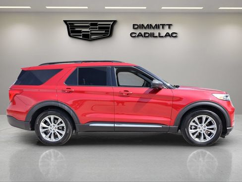Used 2020 Ford Explorer XLT w/ Equipment Group 202A RWD image 4