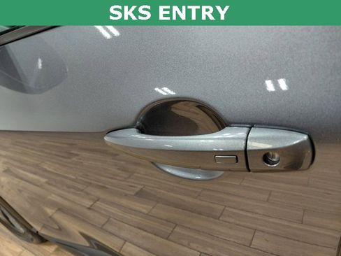 Used 2025 Nissan Rogue SV image 6