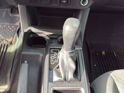 Used 2020 Toyota Tacoma SR w/ SR Convenience Package image 10