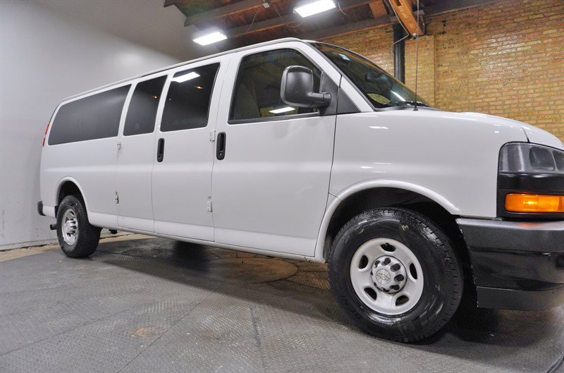 Used 2019 Chevrolet Express 3500 LS RWD image 8
