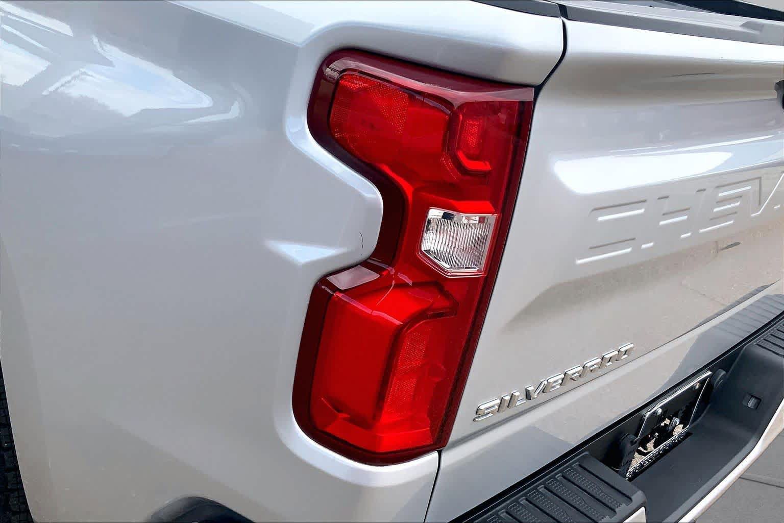 Used 2021 Chevrolet Silverado 1500 RST w/ Texas Edition Plus AWD/4WD image 29