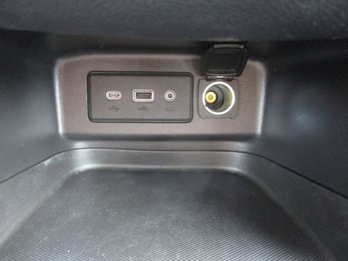 Used 2019 Chevrolet Equinox LT FWD image 22