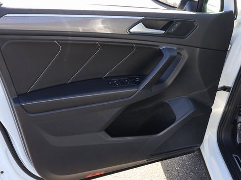 Certified 2023 Volkswagen Tiguan SE R-Line image 10