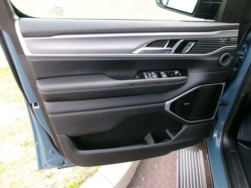 New 2026 Jeep Grand Wagoneer L Limited AWD/4WD image 5