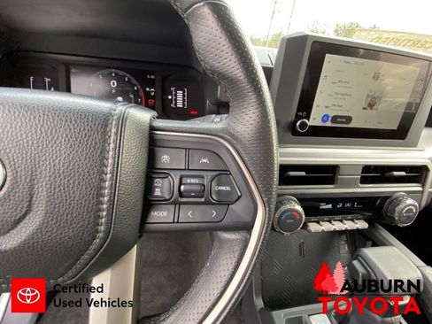 Certified 2025 Toyota 4Runner SR5 AWD/4WD image 40