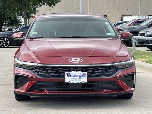 Used 2025 Hyundai Elantra Limited FWD image 7