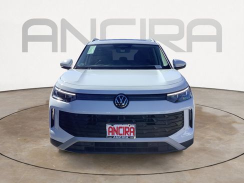 New 2026 Volkswagen Tiguan SE FWD image 3