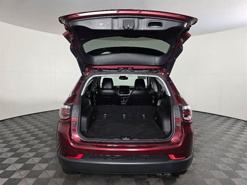 Used 2022 Jeep Compass Limited AWD/4WD image 19