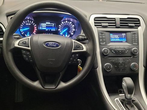 Used 2016 Ford Fusion SE FWD image 22