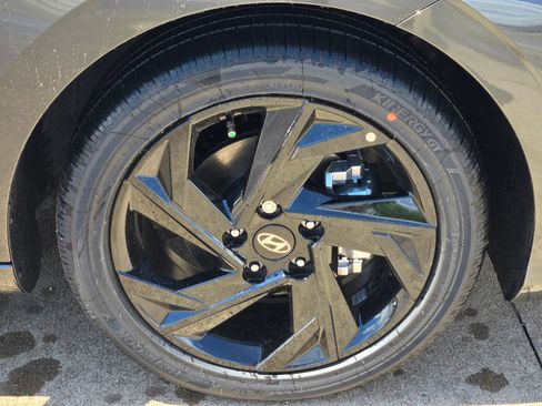 New 2026 Hyundai Elantra SEL Sport Premium FWD image 7