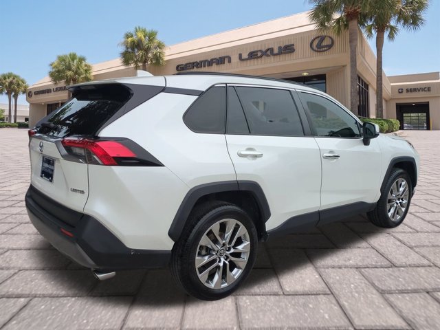 Used 2019 Toyota RAV4 Limited w/ Cold Weather Package FWD image 4