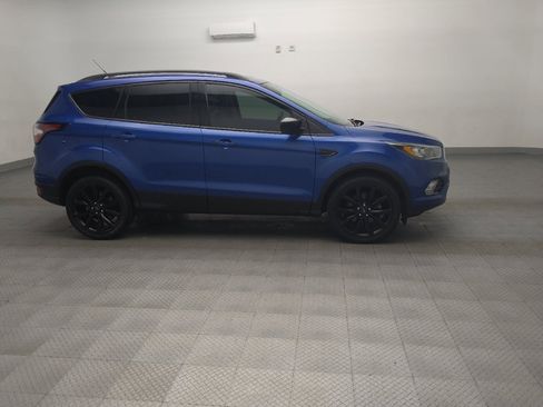 Used 2017 Ford Escape SE w/ Equipment Group 201A FWD image 11