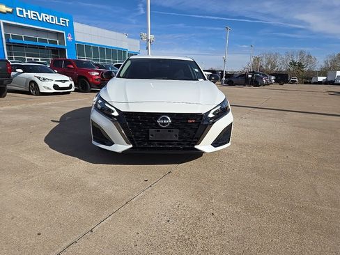 Used 2024 Nissan Altima 2.5 SR image 8