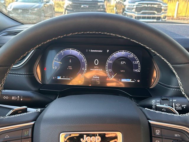 Used 2025 Jeep Grand Cherokee L Altitude AWD/4WD image 23