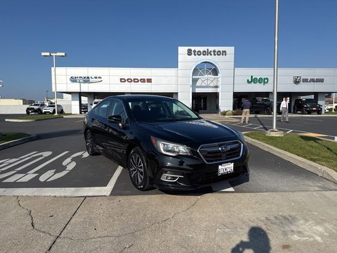 Used 2019 Subaru Legacy 2.5i Premium image 1