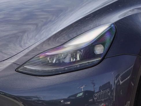 Used 2022 Tesla Model Y Performance image 8