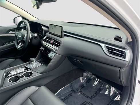 Used 2025 Genesis G70 2.5T image 28