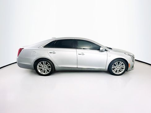 Used 2018 Cadillac XTS Luxury image 10