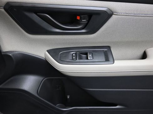 Certified 2025 Subaru Forester Premium AWD/4WD image 11