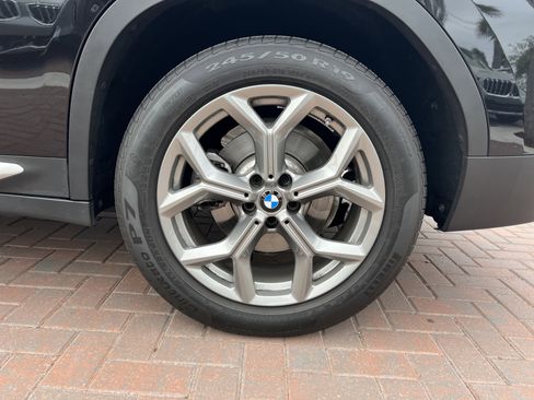 Certified 2025 BMW X4 xDrive30i image 13