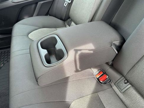 Used 2019 Toyota Camry LE image 11