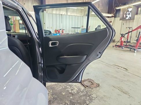 Used 2020 Hyundai Venue SEL w/ Convenience + Premium Package FWD image 50