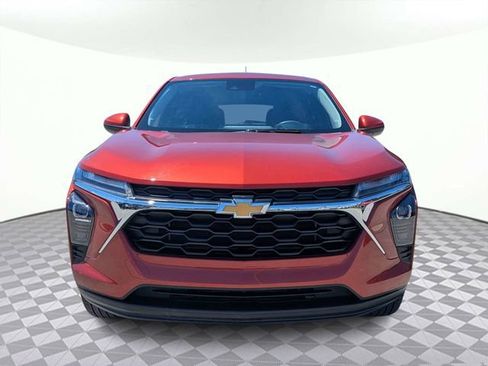 Used 2024 Chevrolet Trax LS w/ LS Convenience Package FWD image 8