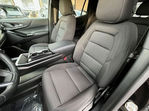 Used 2025 Chevrolet Equinox LT image 36