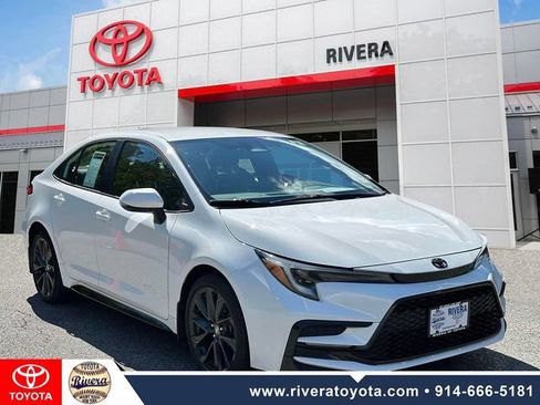 Certified 2023 Toyota Corolla SE w/ Carpet Mat Package (TMS) FWD image 9