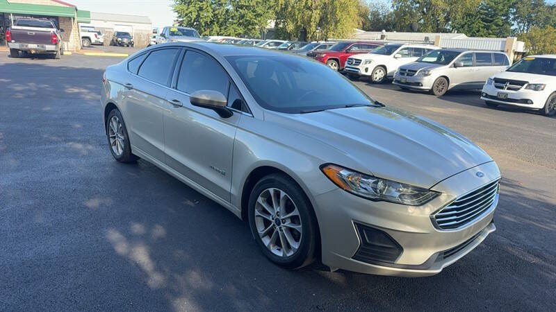 Used 2019 Ford Fusion SE FWD image 3
