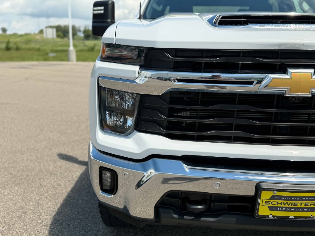 Used 2025 Chevrolet Silverado 3500 LT w/ All Star Edition AWD/4WD image 4