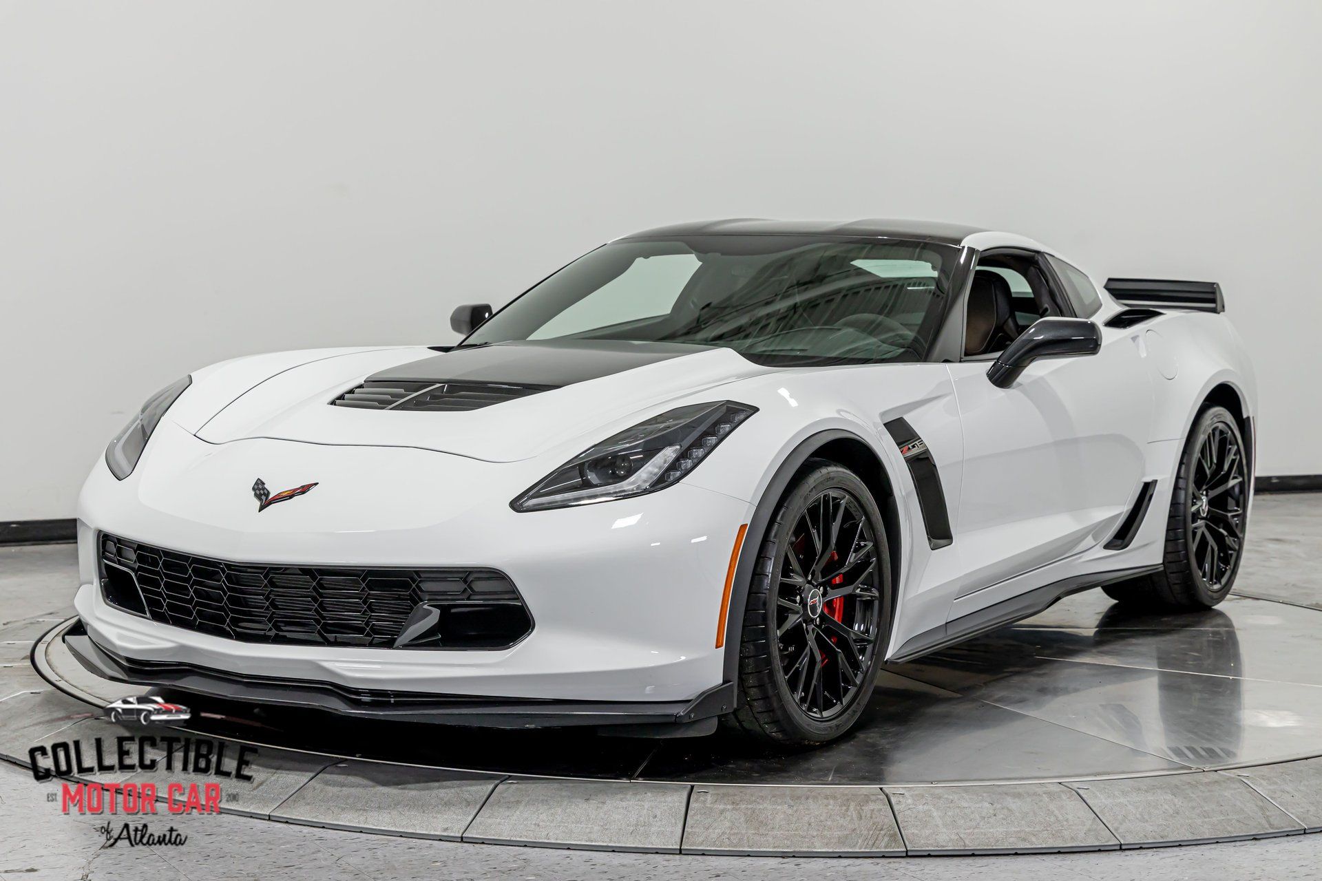 Used 2015 Chevrolet Corvette Z06 w/ 3LZ Preferred Equipment Group RWD image 33