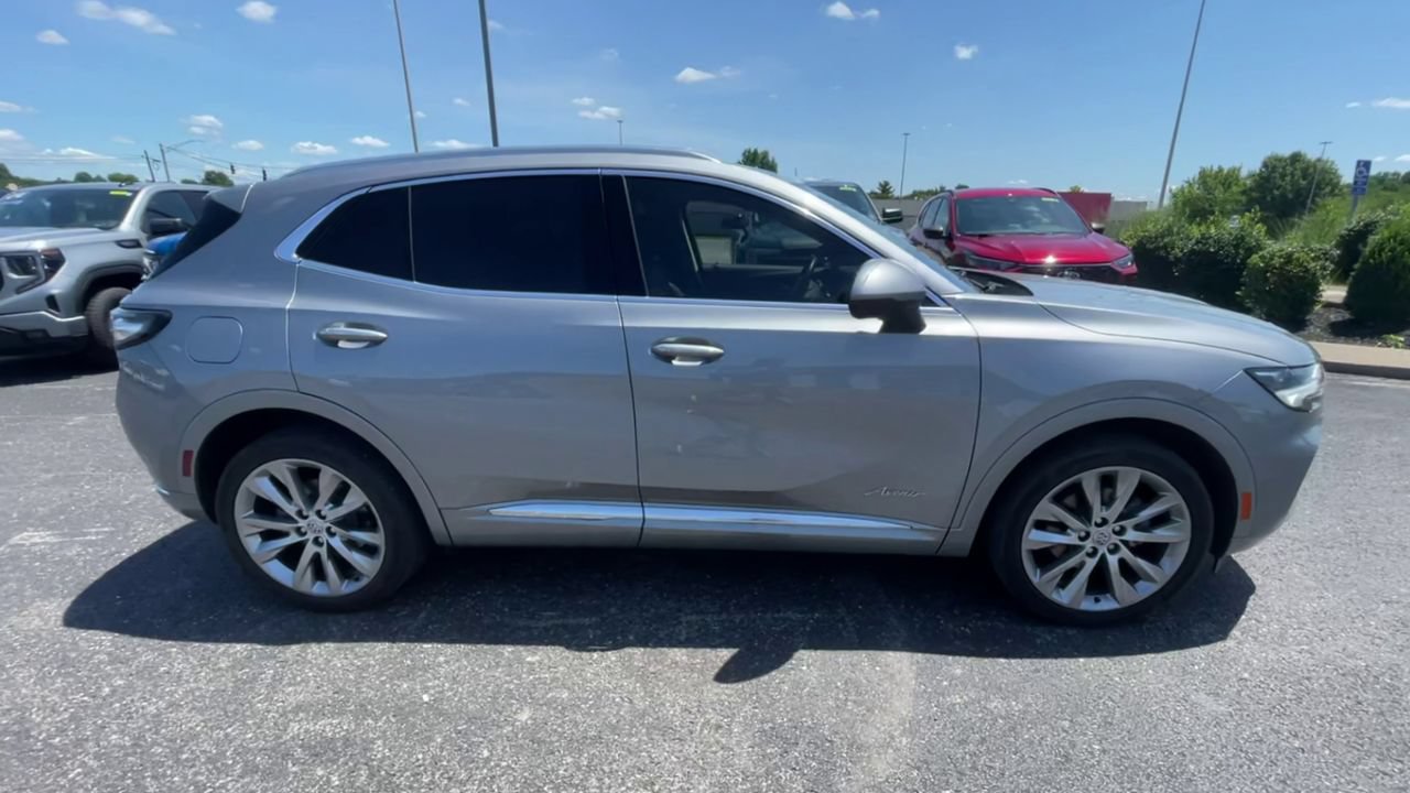 Used 2023 Buick Envision Avenir AWD/4WD image 2