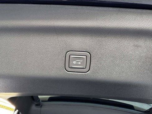 Used 2025 Cadillac Escalade ESV Sport w/ Touring Package AWD/4WD image 57