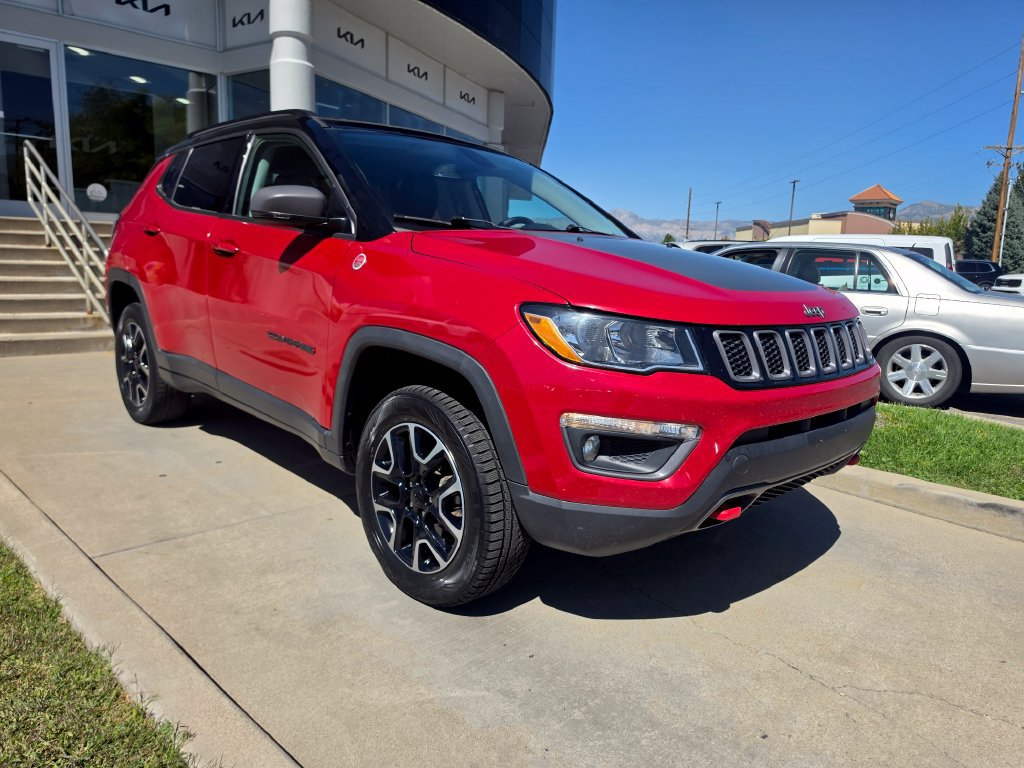 Used 2019 Jeep Compass Trailhawk w/ Leather Interior Group AWD/4WD image 3