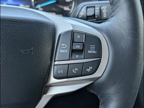 Used 2024 Ford Explorer XLT w/ Equipment Group 202A RWD image 18
