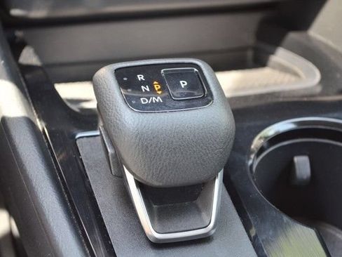 Used 2024 Nissan Rogue SV AWD/4WD image 29
