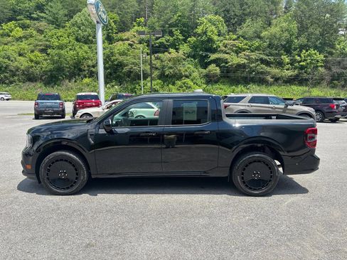 Used 2025 Ford Maverick Lobo AWD/4WD image 2