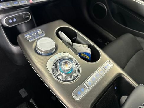 Used 2023 Genesis GV60 Advanced image 20