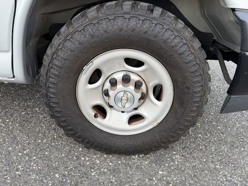 Used 2020 Chevrolet Express 2500 LS w/ Driver Convenience Package image 11