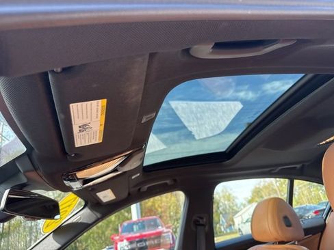 Used 2017 BMW 540i xDrive image 39