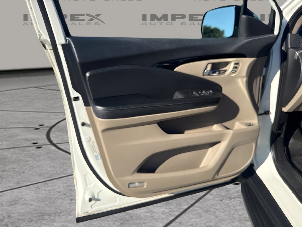Used 2017 Honda Pilot Touring image 23