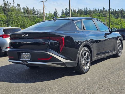 Used 2025 Kia K4 FWD image 3